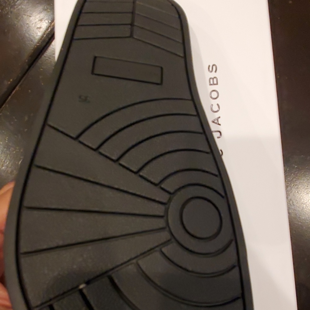 Marc Jacob slides - Picture 4 of 5